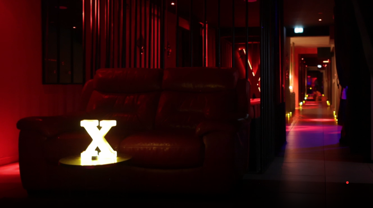 Ambiance chic du Mystik Sauna, club libertin à Saint-Denis (974)